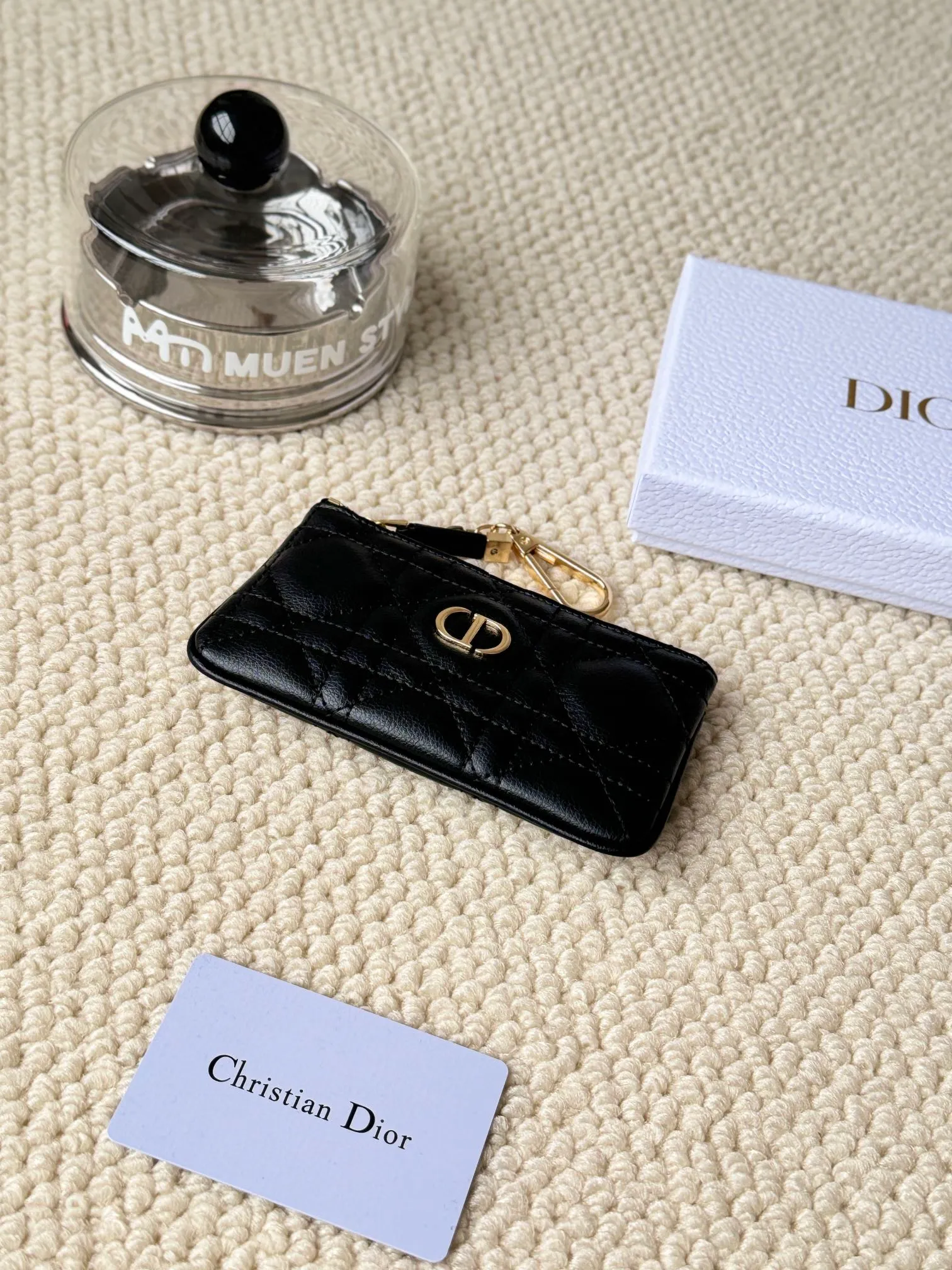 💰150 2024 spring and summer new coin purse key bag is small and cute Size: 14.5*7.6cm Model: S5158UWHC_M30G This Dior Caro card holder is elegant and practical. Carefully crafted from soft cow leather, it is decorated with cannage pattern topstitching and a CD logo on the front to enhance the style. Elegant and sophisticated. 30 Montaigne Glycine Coin Purse Key Case 🔑 Compact and practical, unique, it can store various daily necessities, suitable for various occasions, and can be matched with its 30Montaigne items. CD logo on front