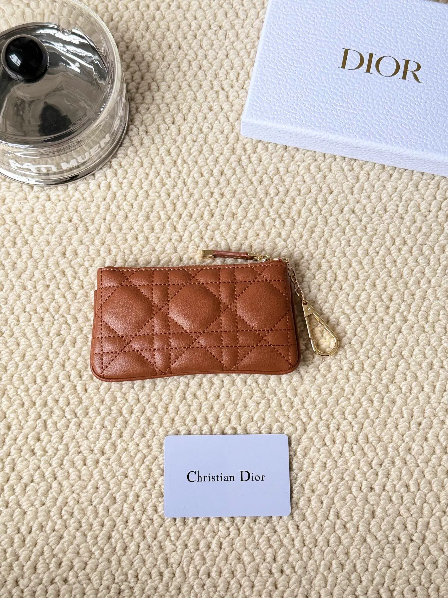 💰140 2024 spring and summer new coin purse key bag is small and cute Size: 14.5*7.6cm Model: S5158UWHC_M30G This Dior Caro card holder is elegant and practical. Carefully crafted from soft cow leather, it is decorated with cannage pattern topstitching and a CD logo on the front to enhance the style. Elegant and sophisticated. 30 Montaigne Glycine Coin Purse Key Case 🔑 Compact and practical, unique, it can store various daily necessities, suitable for various occasions, and can be matched with its 30Montaigne items. CD logo on front