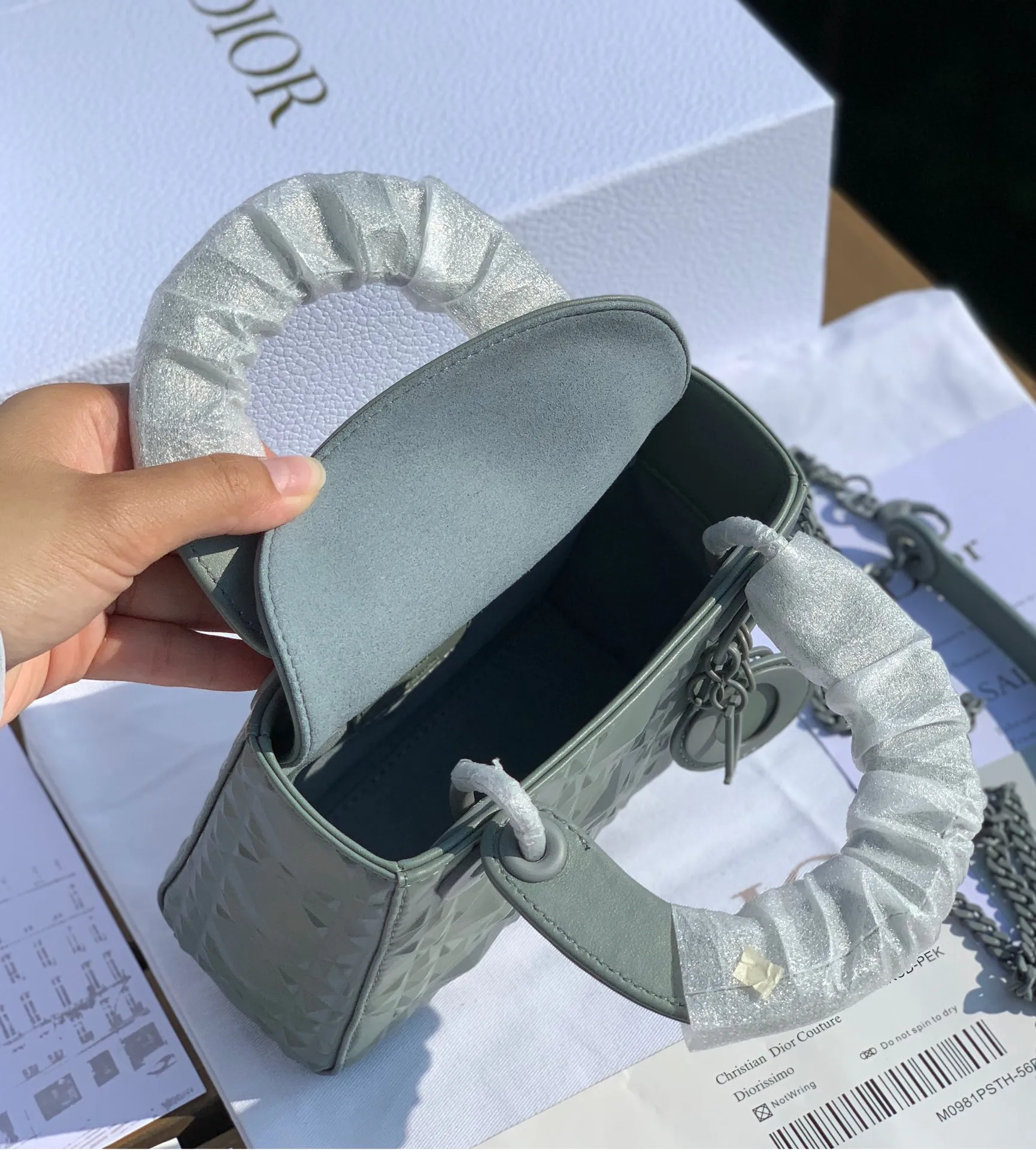 Top upgraded version 💰1800 Size 17-15-7cm The latest Dior mini three-lattice diamond pattern gray blue 'Princess Diana bag! Exclusive original factory channel, if you feel tired of looking at black and white, you might as well try gray blue, it is very high-end!