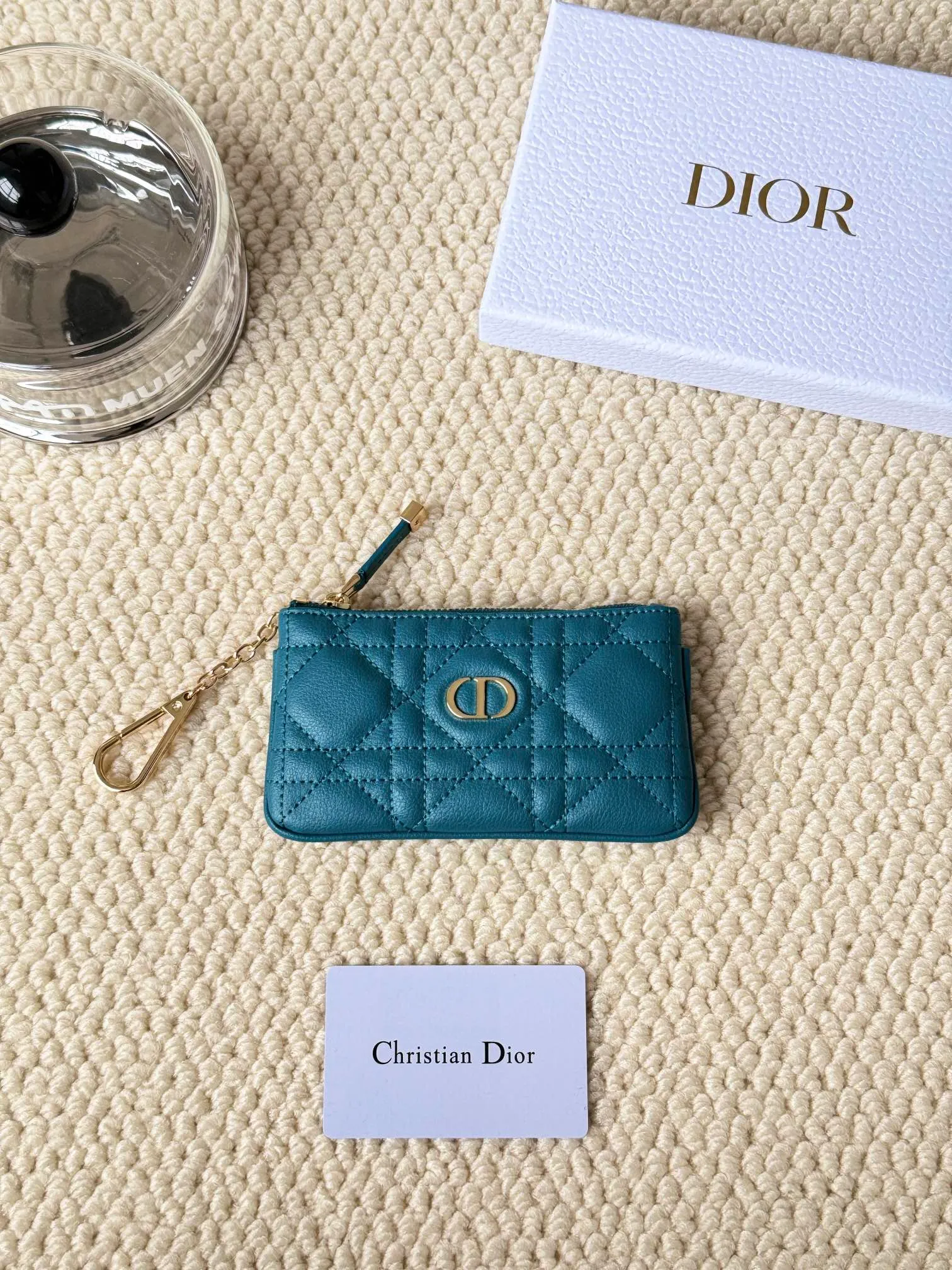 💰140 2024 spring and summer new coin purse key bag is small and cute Size: 14.5*7.6cm Model: S5158UWHC_M30G This Dior Caro card holder is elegant and practical. Carefully crafted from soft cow leather, it is decorated with cannage pattern topstitching and a CD logo on the front to enhance the style. Elegant and sophisticated. 30 Montaigne Glycine Coin Purse Key Case 🔑 Compact and practical, unique, it can store various daily necessities, suitable for various occasions, and can be matched with its 30Montaigne items. CD logo on front