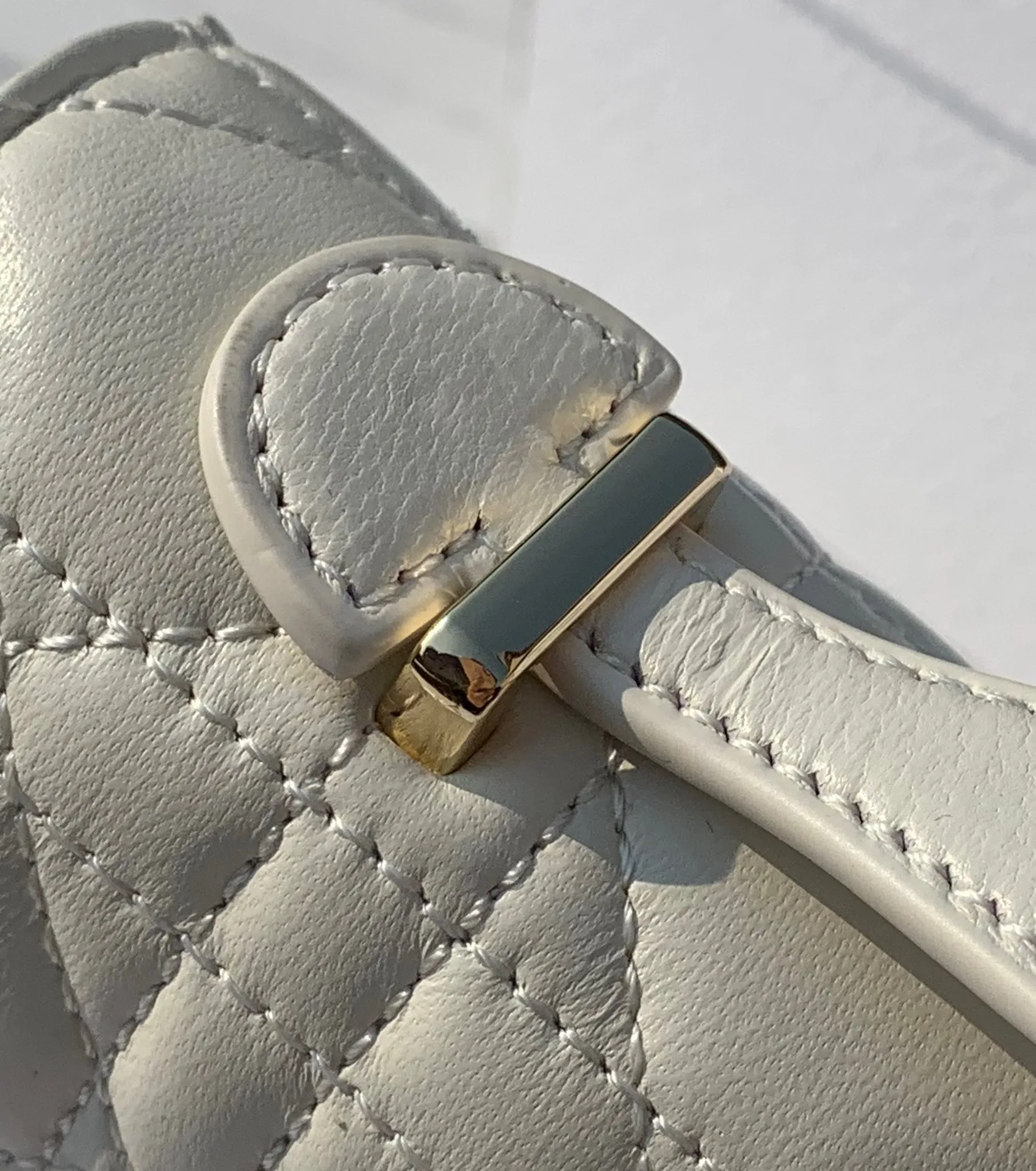 ❗️❗️❗️Free shipping with SF Express for year-end event❗️❗️❗️💰1760 Size 21✖️11.5✖️4.5cm Lady Dior hot new early spring clutch bag, soft lambskin material imported from Hong Kong trading company , soft and delicate, the chain decorated with pearls is more exquisite, the real thing is so beautiful, 🉑️Hand-carry or cross-body, multiple carrying methods, elegant temperament can be grasped