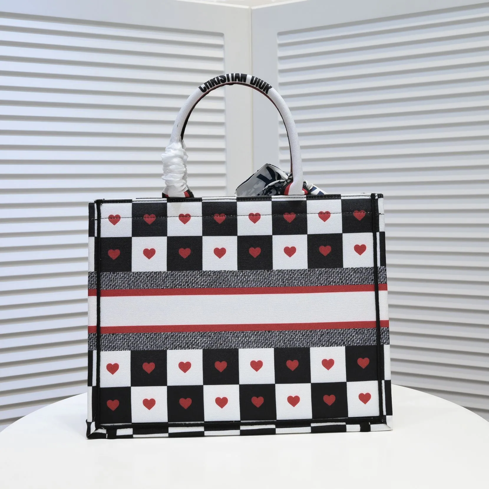 💰340￥Small size with silk scarf and overlock🔜Dior new shopping bag at Dior counter! Counters are updated simultaneously! Limited edition of the same style as the stars! Super stylish! Imported fabric👍high-end quality! Model: 8034 Size: 36*27*16cm