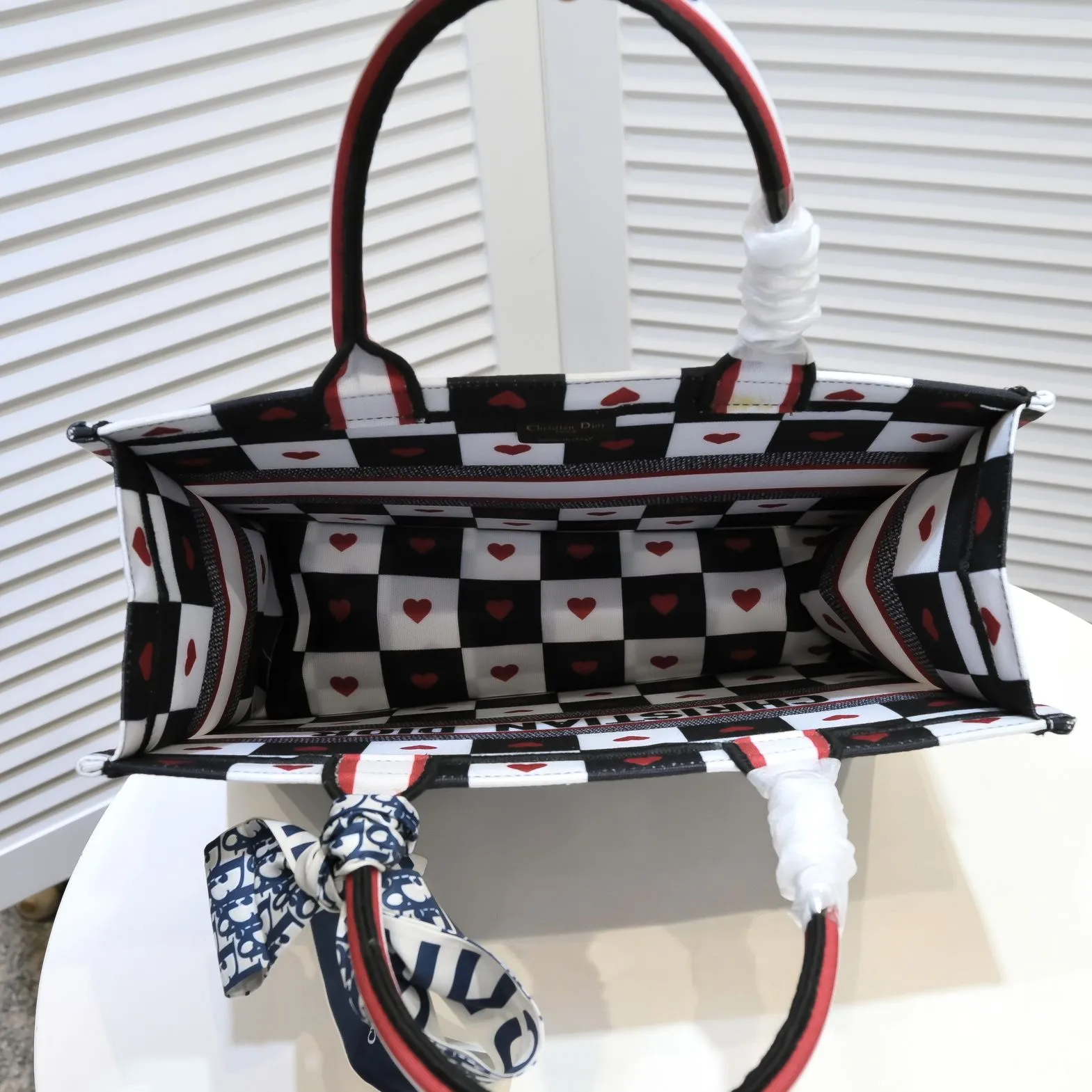💰340￥Small size with silk scarf and overlock🔜Dior new shopping bag at Dior counter! Counters are updated simultaneously! Limited edition of the same style as the stars! Super stylish! Imported fabric👍high-end quality! Model: 8034 Size: 36*27*16cm
