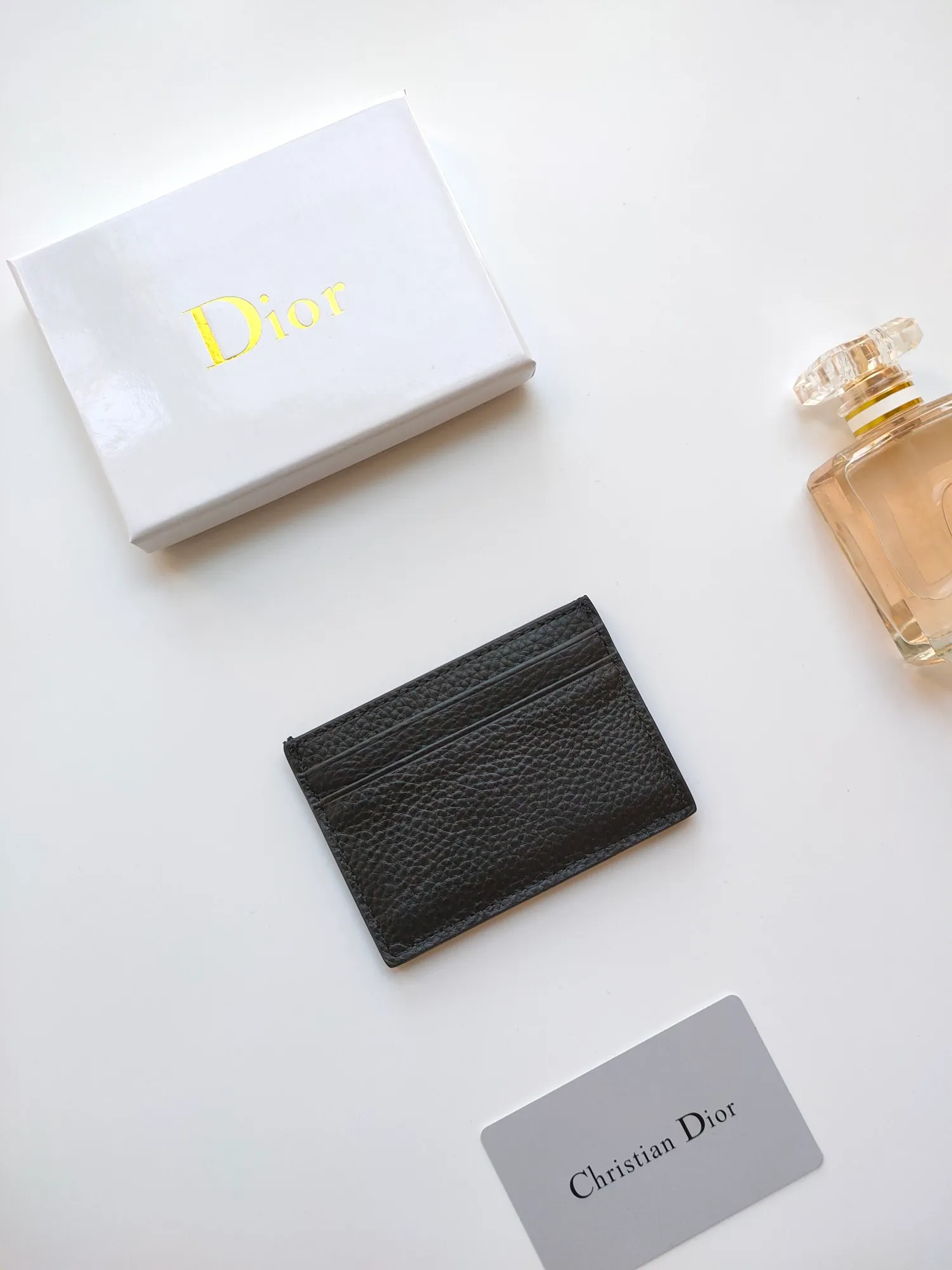 💰90 Dior new products are shipped👉Dior genuine pickup bag🎀Cow leather credit card holder, original one-to-one hardware, copied details😋Style number: C139😎Size: 10.5×7.5cm