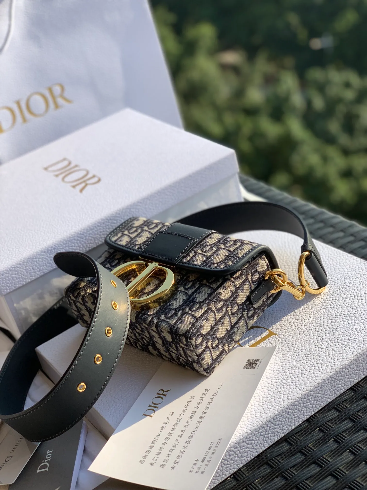 Top upgraded version💰1400 Mini Montaigne Dimensions: 17.5 x 11.5 x 5cm This real star bag will never go out of style no matter how many years. If you want to buy it, buy a reliable one. This is a truly reliable channel purchased from the counter. It is a channel that buys the favorites. I sell it at a real price. When you see the details, you will understand the great value. It must be what it looks like at the counter. It is an absolutely reliable overseas channel! !