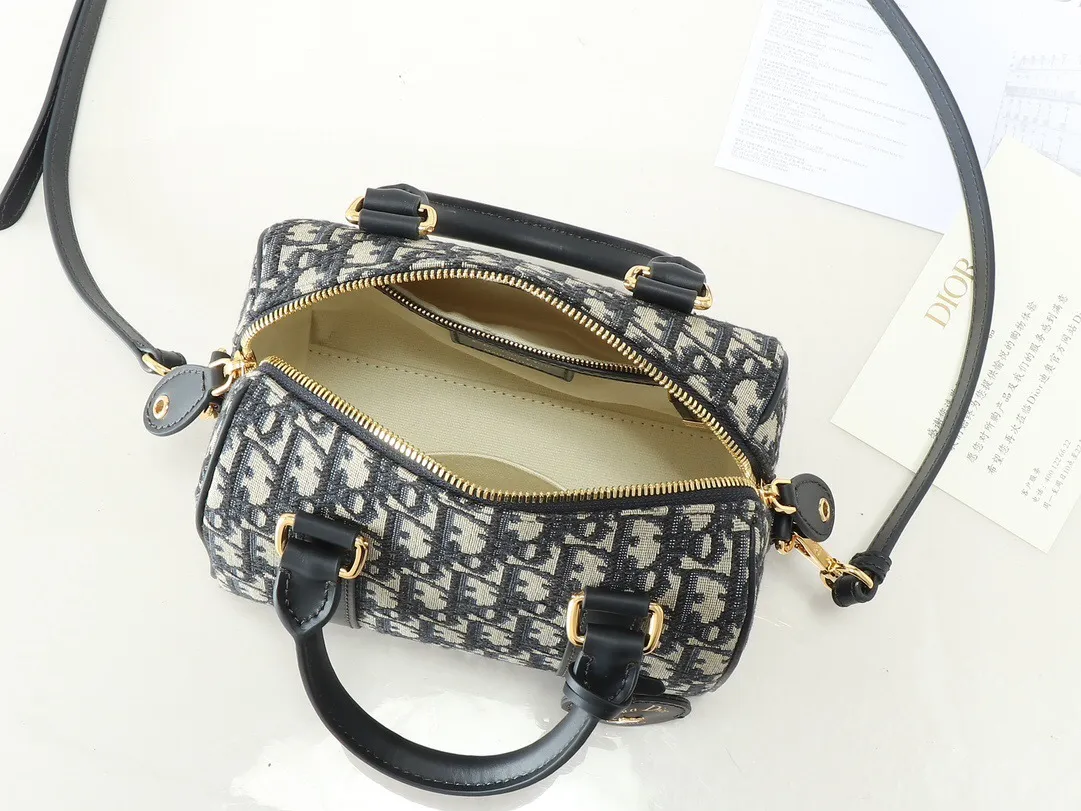 All Categories Official Website "Brand Women's Bags" Women's Bags 💙 DIOR 2025 New DIOR Crossbody Bag