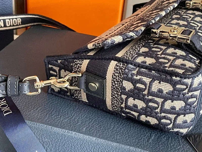 All Categories Official Website "Brand Women's Bags" Women's Bags 💙 DIOR 2025 New DIOR Crossbody Bag