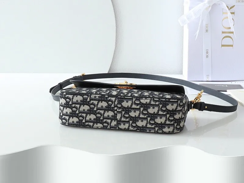 All Categories Official Website "Brand Women's Bags" Women's Bags 💙 DIOR 2025 New DIOR Crossbody Bag