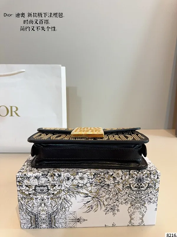 All categories Official website "Brand Women's Bags" Women's Bags 💙 DIOR 2025 new DIOR armpit bag