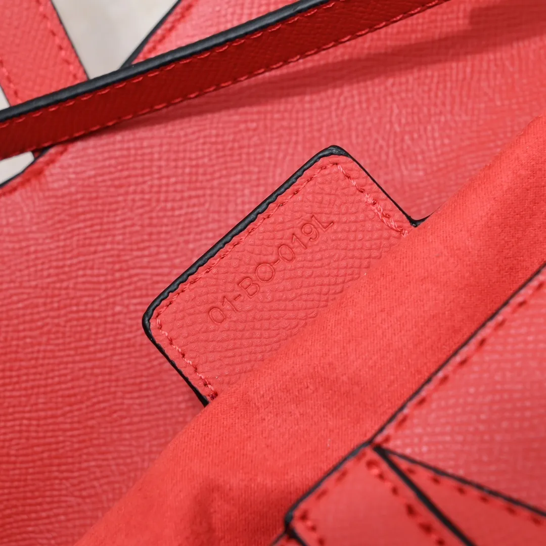 All Categories Official Website "Brand Women's Bags" Women's Bags 💙 DIOR 2025 New DIOR Crossbody Bag