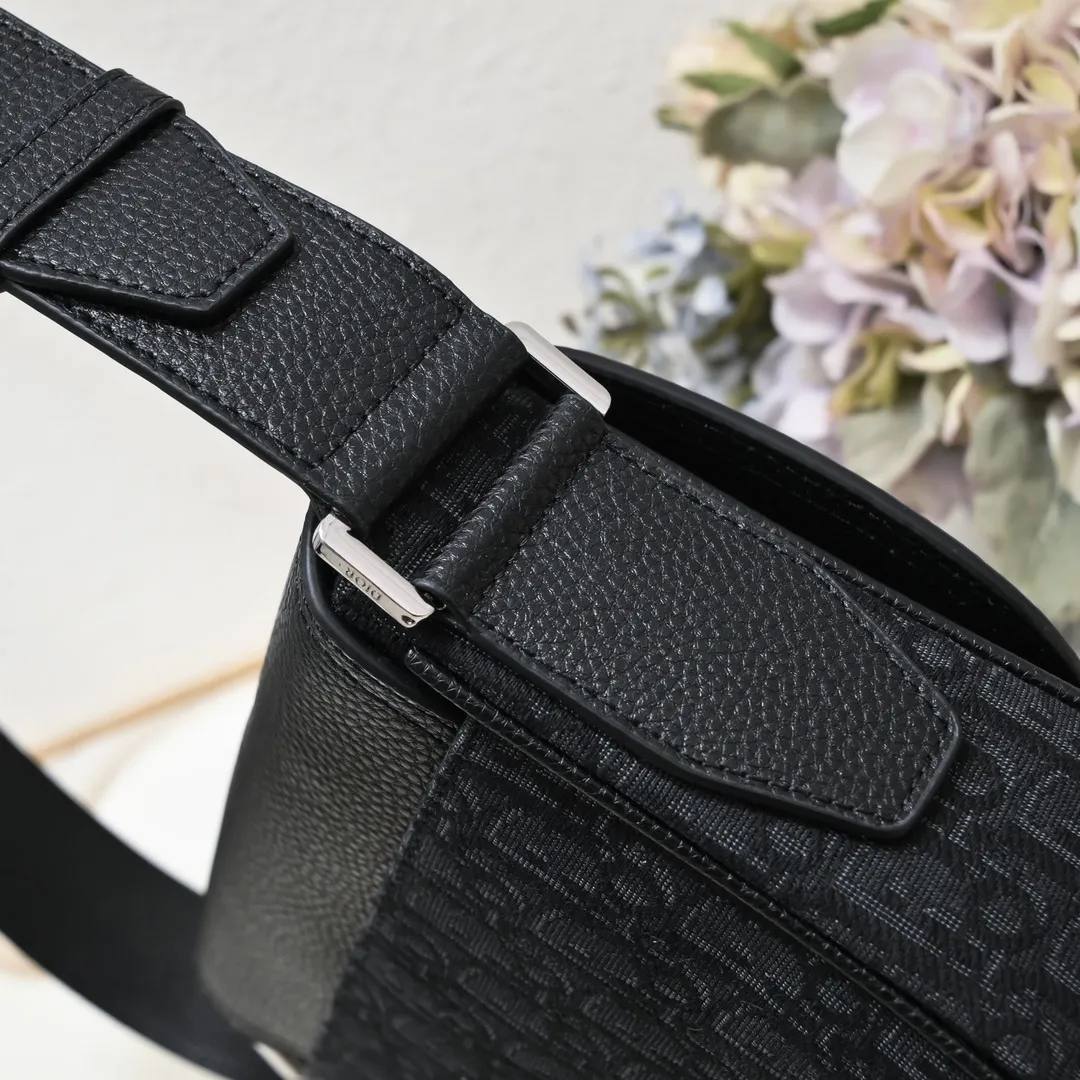 All Categories Official Website "Brand Women's Bags" Women's Bags 💙 DIOR 2025 New DIOR Crossbody Bag