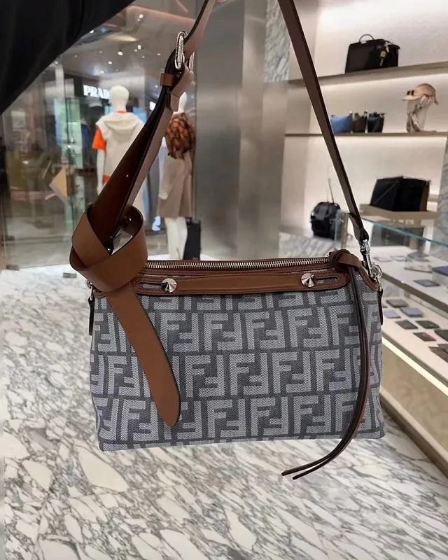 All Categories Fendi Women's Bags (Fendi) Fendi 8970