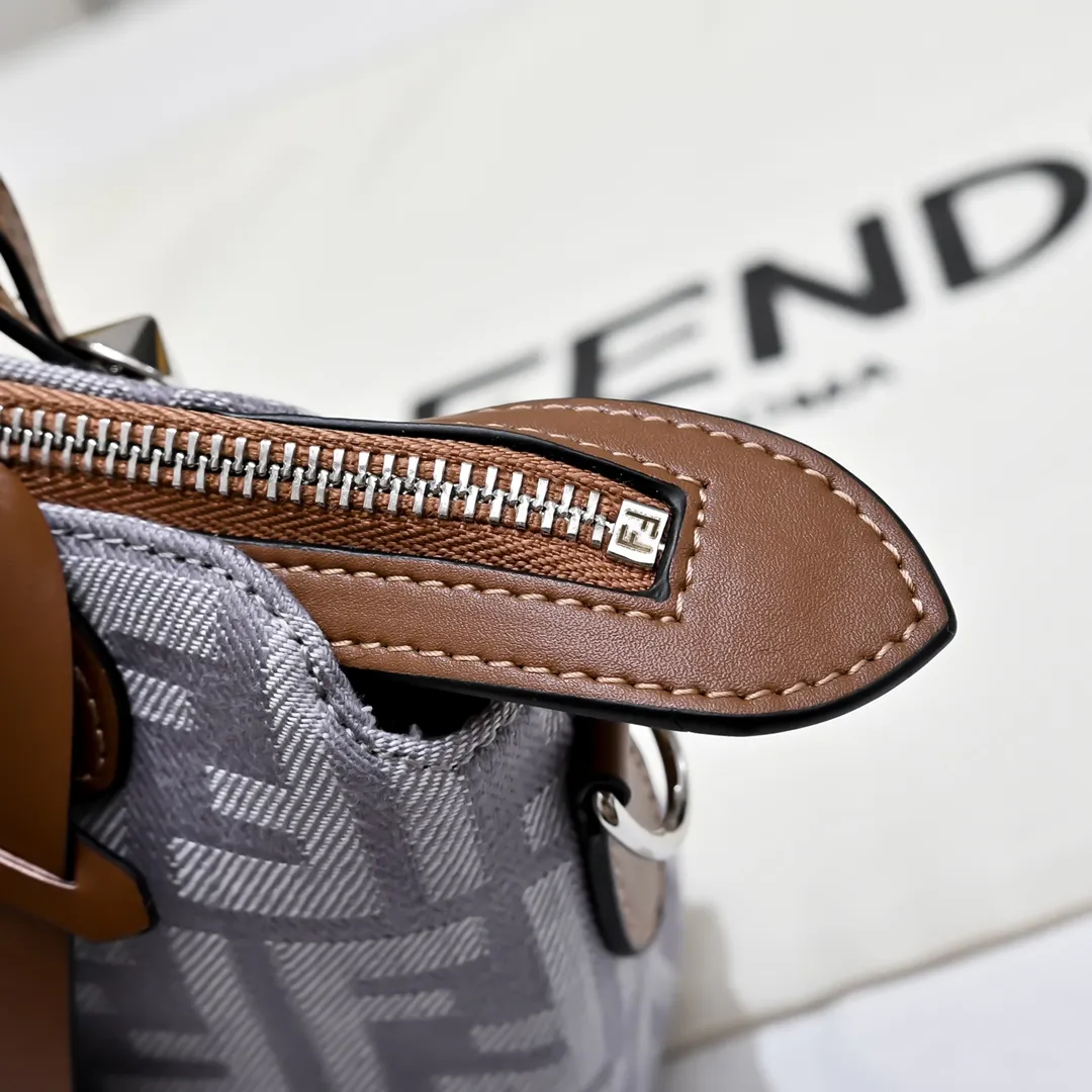 All Categories Fendi Women's Bags (Fendi) Fendi 8970