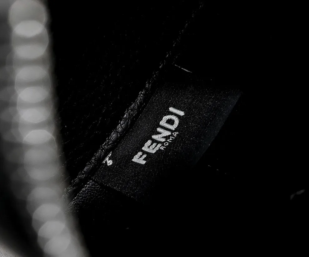 All Categories Official Website "Brand Women's Bags" Women's Bags 💙 FENDI 2025 New Fendi Crossbody Bag