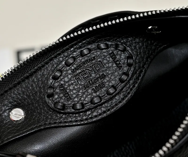 All Categories Official Website "Brand Women's Bags" Women's Bags 💙 FENDI 2025 New Fendi Crossbody Bag
