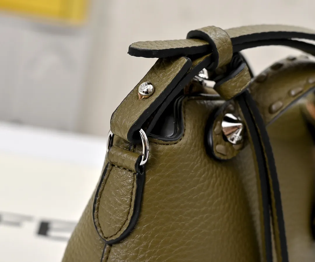 All Categories Official Website "Brand Women's Bags" Women's Bags 💙 FENDI 2025 New Fendi Crossbody Bag