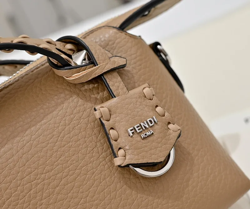 All Categories Official Website "Brand Women's Bags" Women's Bags 💙 FENDI 2025 New Fendi Crossbody Bag