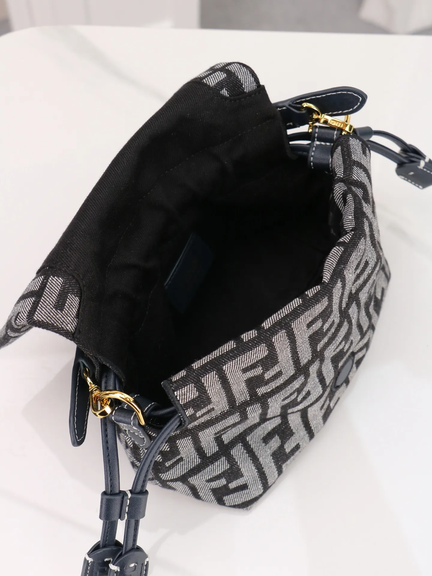 All Categories Fendi Women's Bags (Fendi) Fendi 7706