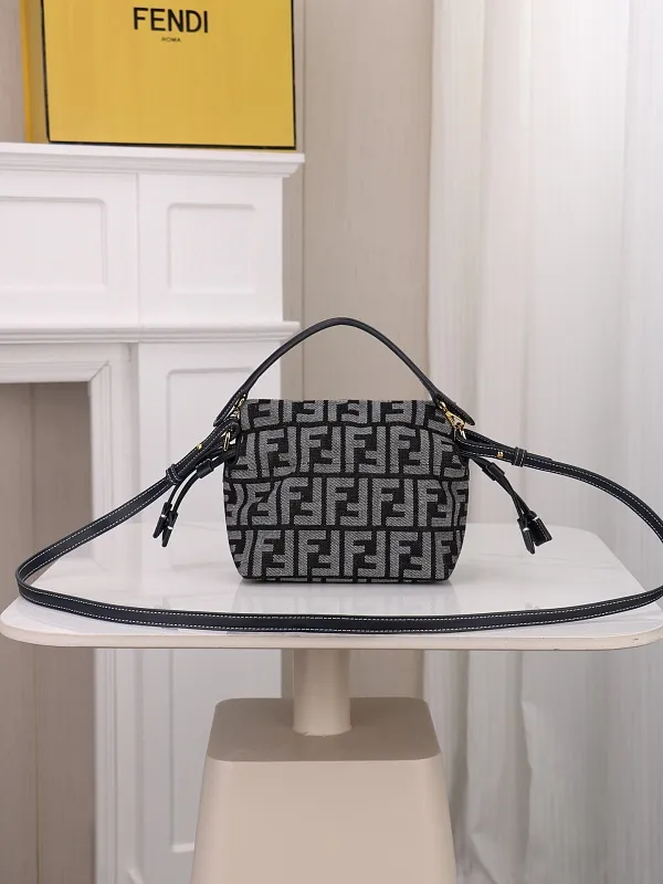 All Categories Fendi Women's Bags (Fendi) Fendi 7706