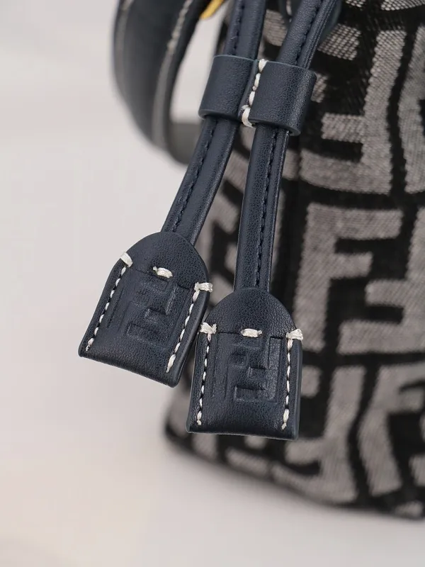 All Categories Fendi Women's Bags (Fendi) Fendi 7706