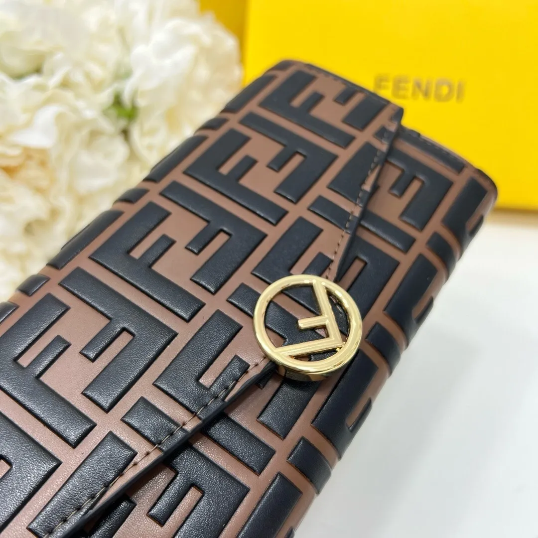 All categories Official website "Brand Women's Bags" Women's Bags 💙 FENDI 2025 new FENDI crossbody bag