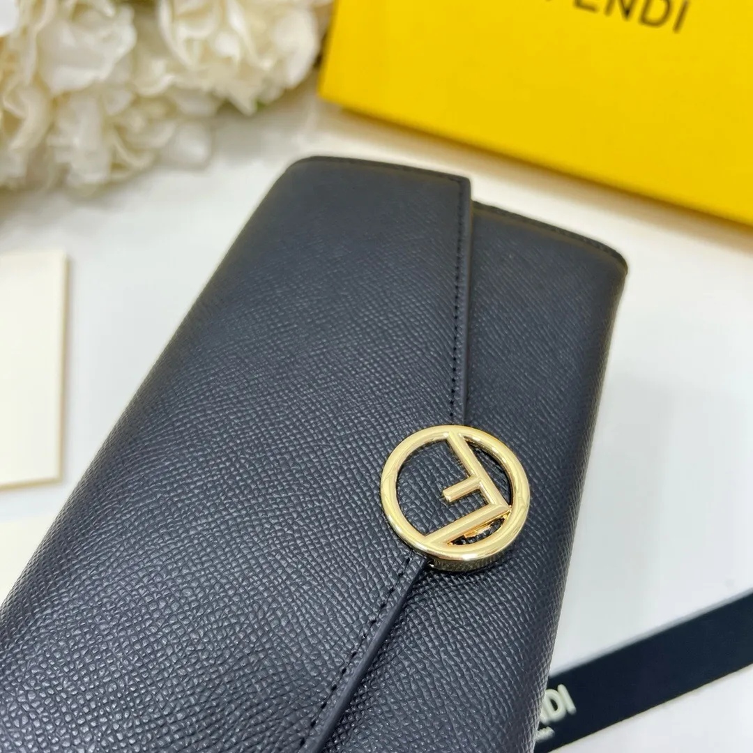 All categories Official website "Brand Women's Bags" Women's Bags 💙 FENDI 2025 new FENDI crossbody bag