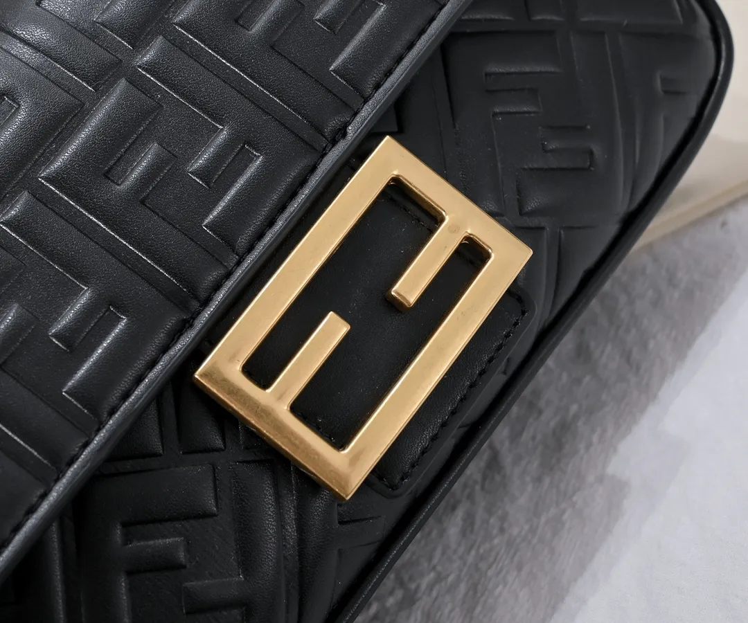 All Categories Fendi Women's Bags (Fendi) Fendi 6607