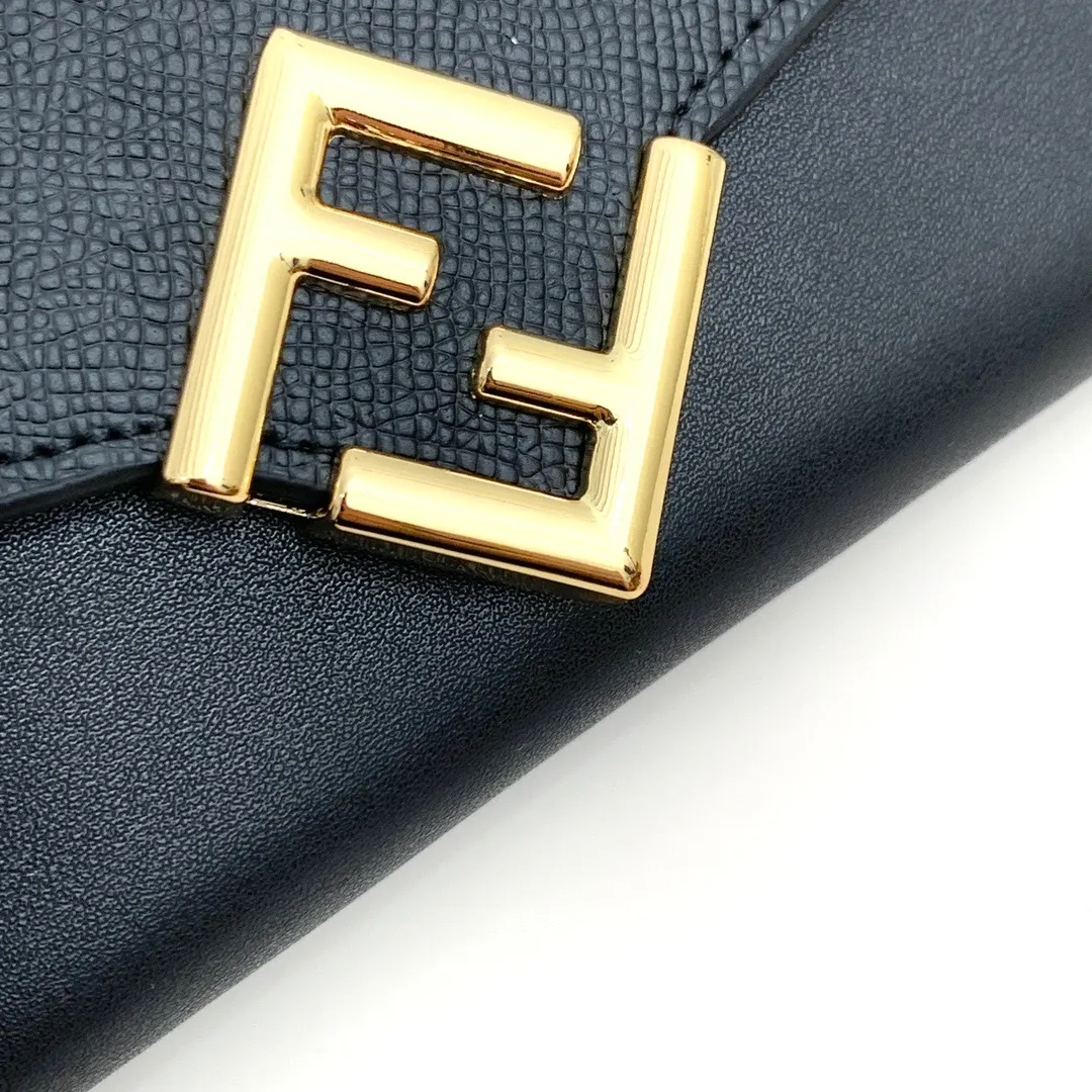 All categories Official website "Brand Women's Bags" Women's Bags 💙 FENDI 2025 new FENDI crossbody bag