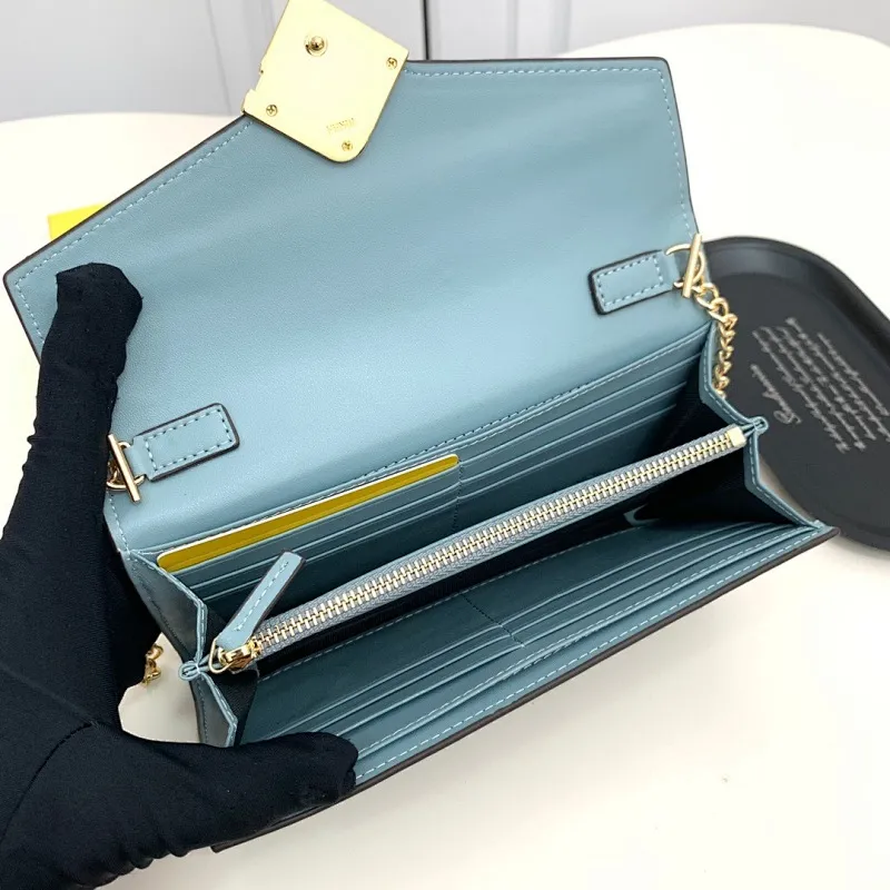 All categories Official website "Brand Women's Bags" Women's Bags 💙 FENDI 2025 new FENDI crossbody bag