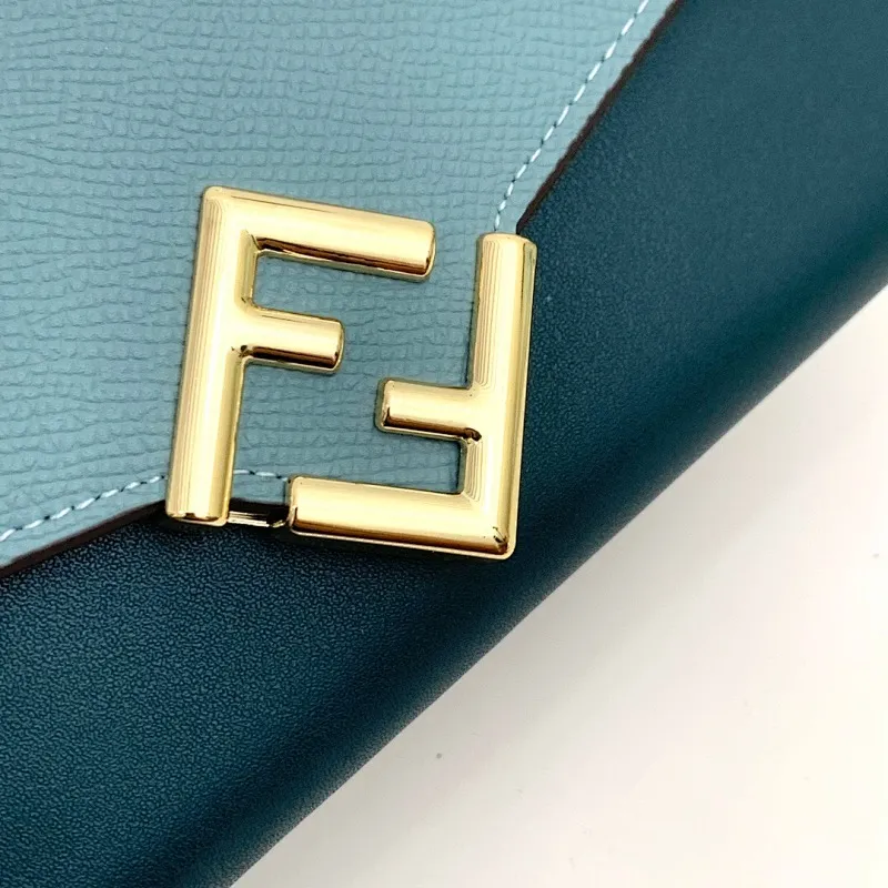 All categories Official website "Brand Women's Bags" Women's Bags 💙 FENDI 2025 new FENDI crossbody bag