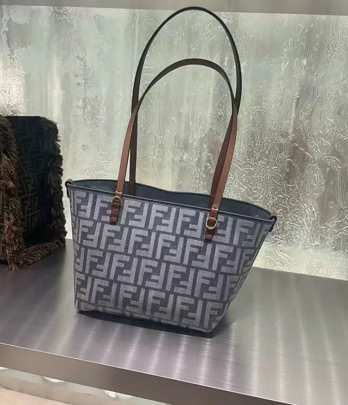 All Categories Fendi Women's Bags (Fendi) Fendi 8971