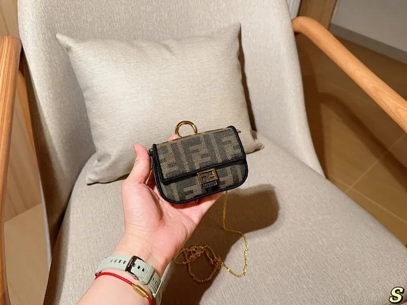 All categories Official website "Brand Women's Bags" Women's Bags 💙 FENDI 2025 new fendi mini lipstick bag coin purse