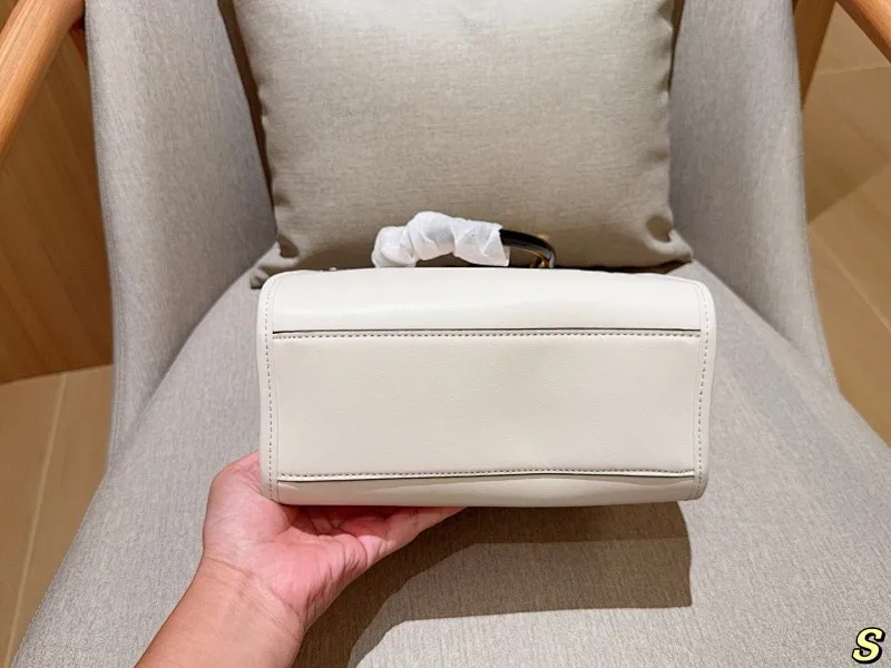 All Categories Official Website "Brand Women's Bags" Women's Bags 💙 FENDI 2025 New Fendi Handbags