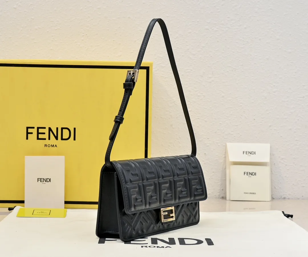 All Categories Fendi Women's Bags (Fendi) Fendi Original Single 68f