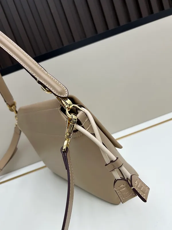All Categories Fendi Women's Bags (Fendi) Fendi H08899