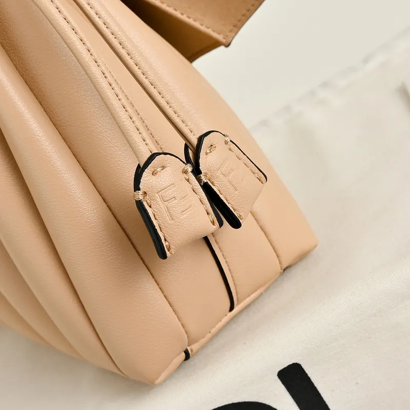 All Categories Fendi Women's Bags (Fendi) Fendi 1108