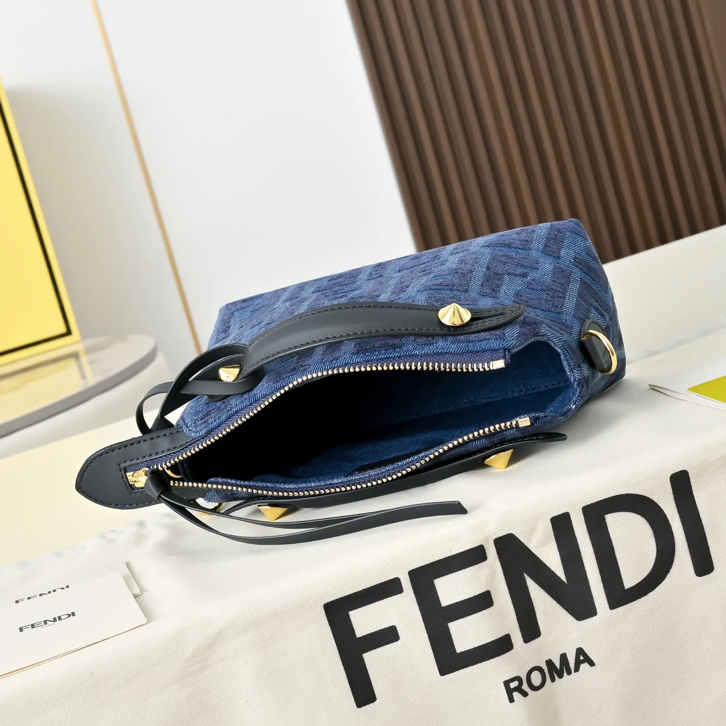 All Categories Fendi Women's Bags (Fendi) Fendi 1105