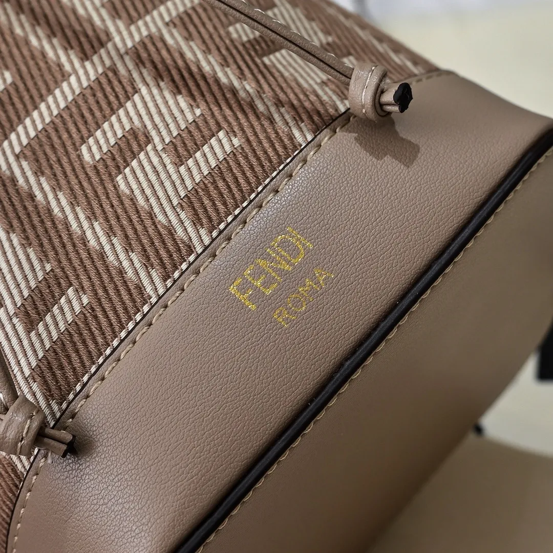 All Categories Official Website "Brand Women's Bags" Women's Bags 💙 FENDI 2025 New Fendi Bucket Bag