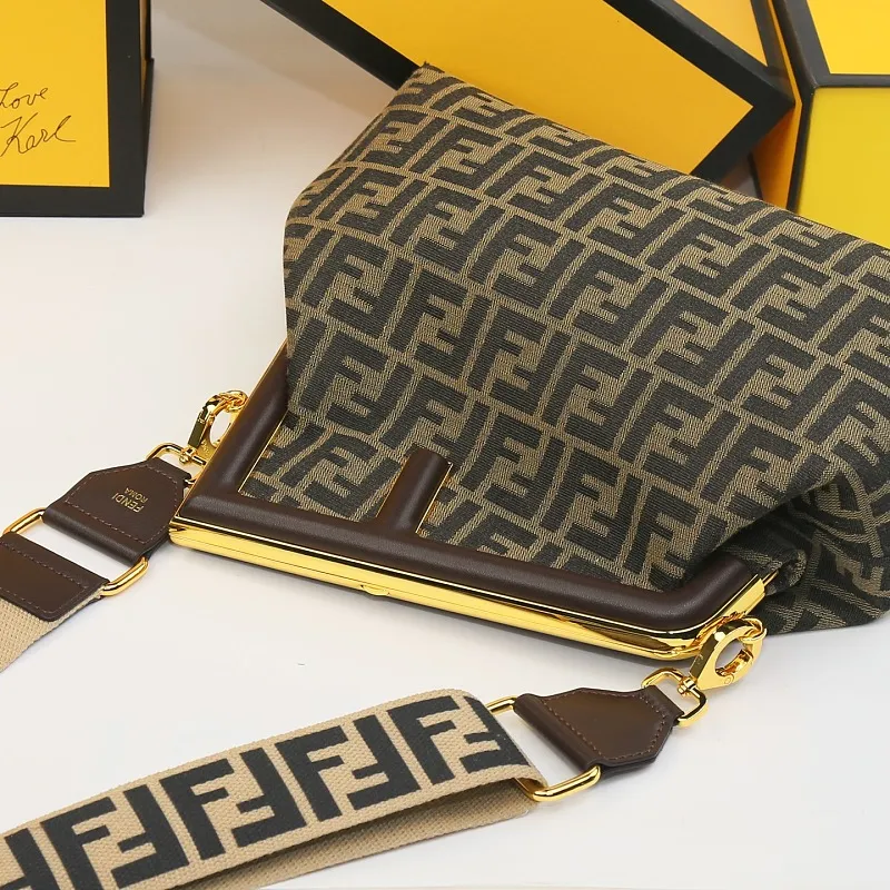 All Categories Fendi Women's Bags (Fendi) Fendi 325