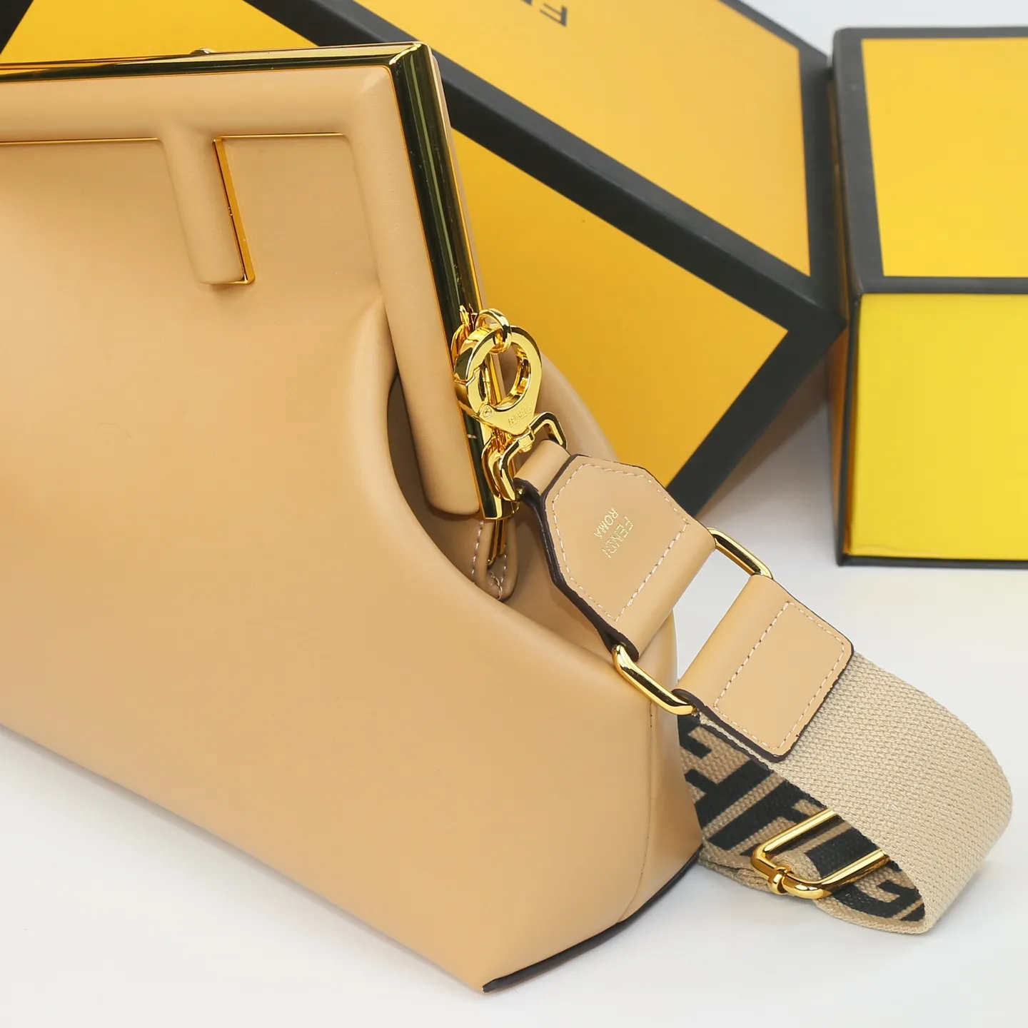 All Categories Fendi Women's Bags (Fendi) Fendi 325