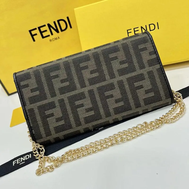 All categories Official website "Brand Women's Bags" Women's Bags 💙 FENDI 2025 new FENDI crossbody bag