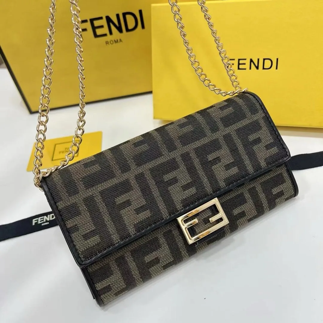 All categories Official website "Brand Women's Bags" Women's Bags 💙 FENDI 2025 new FENDI crossbody bag