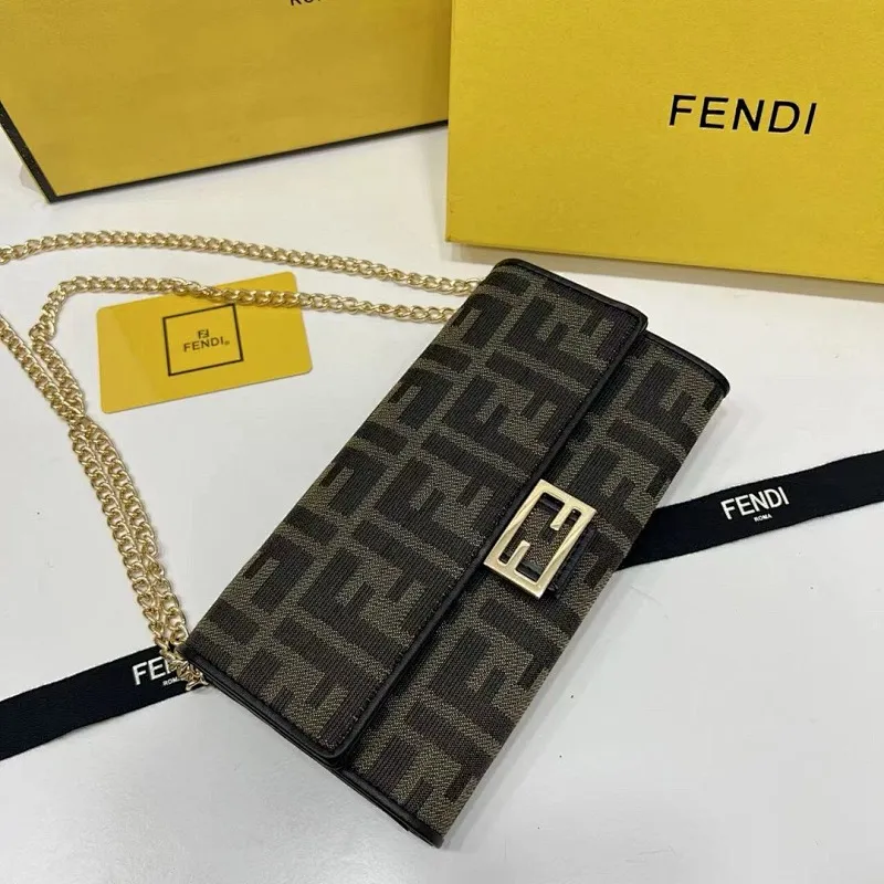 All categories Official website "Brand Women's Bags" Women's Bags 💙 FENDI 2025 new FENDI crossbody bag