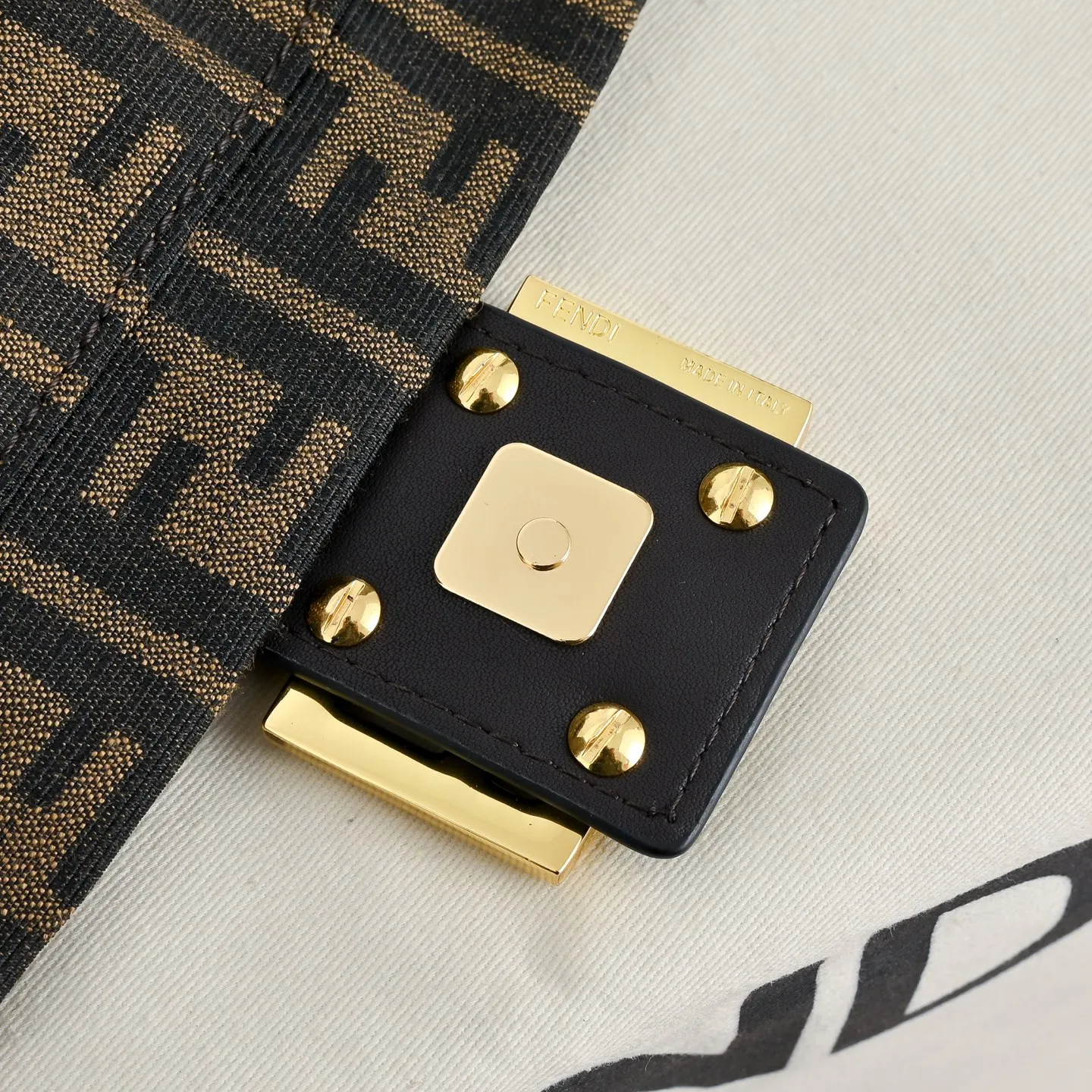 All Categories Fendi Women's Bags (Fendi) Fendi 8972
