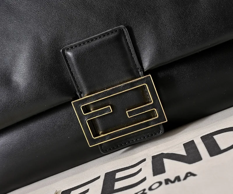 All Categories Fendi Women's Bags (Fendi) Fendi 7715