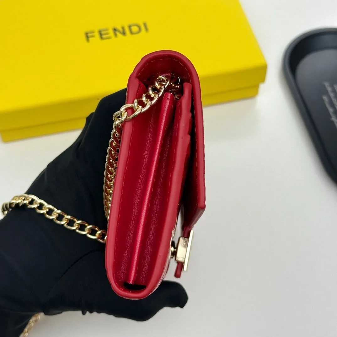 All categories Official website "Brand Women's Bags" Women's Bags 💙 FENDI 2025 new FENDI crossbody bag