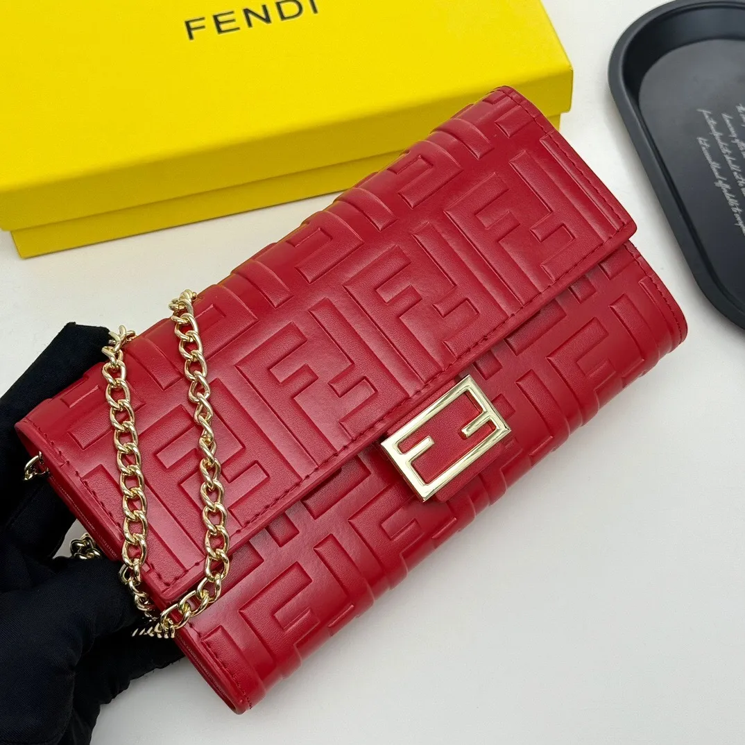 All categories Official website "Brand Women's Bags" Women's Bags 💙 FENDI 2025 new FENDI crossbody bag