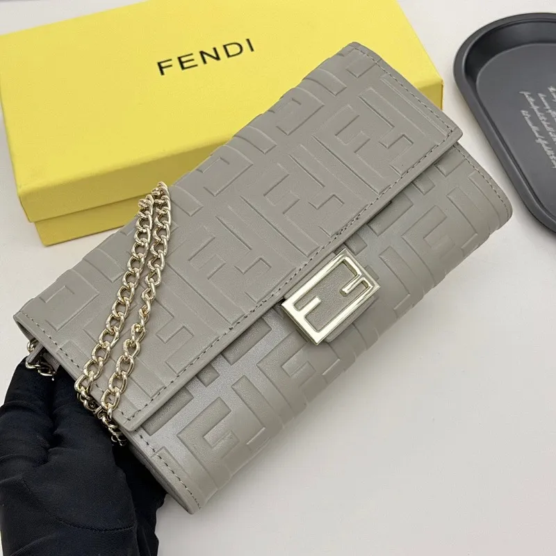 All categories Official website "Brand Women's Bags" Women's Bags 💙 FENDI 2025 new FENDI crossbody bag