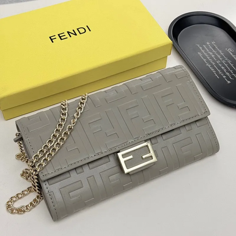 All categories Official website "Brand Women's Bags" Women's Bags 💙 FENDI 2025 new FENDI crossbody bag