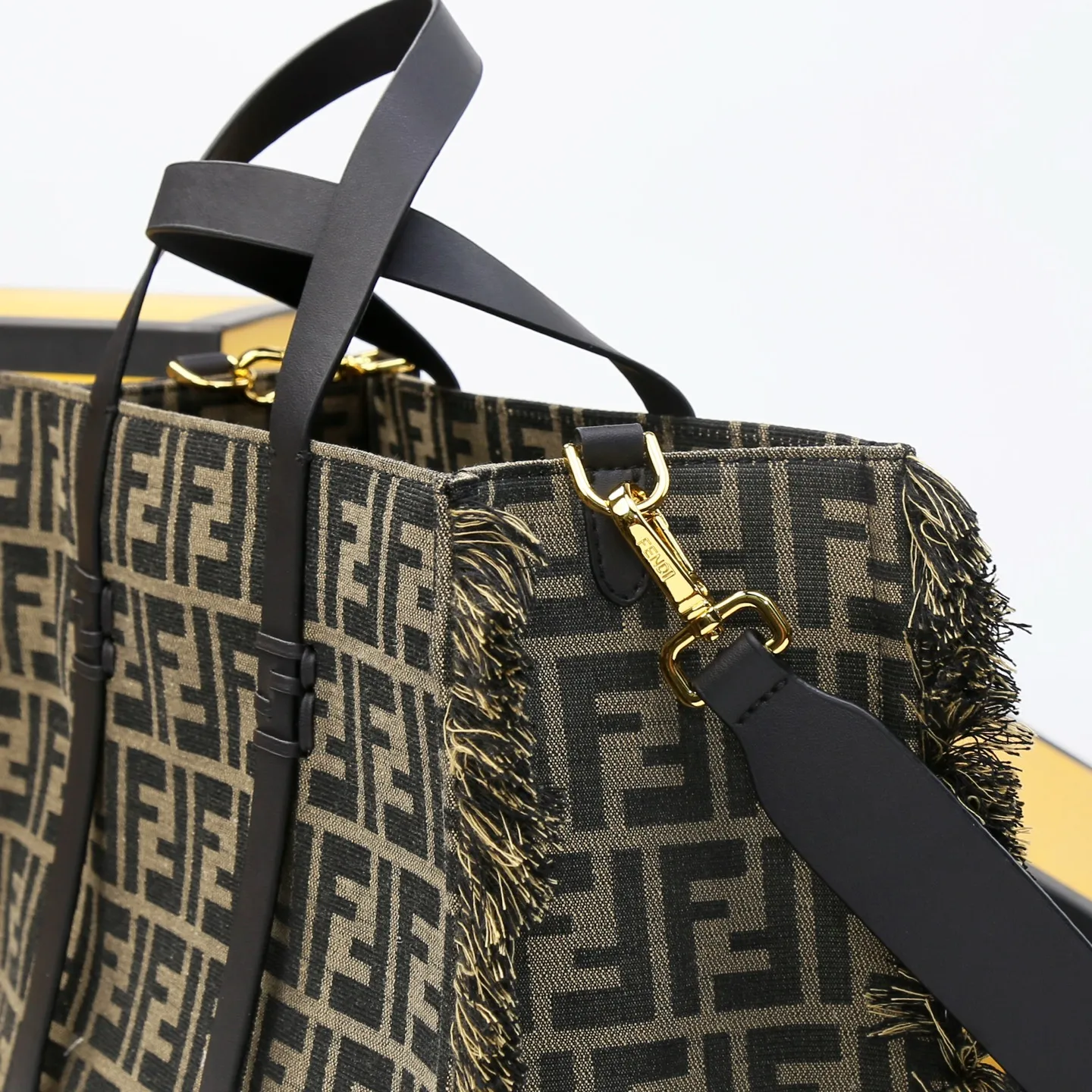 All Categories Fendi Women's Bags (Fendi) Fendi 3716
